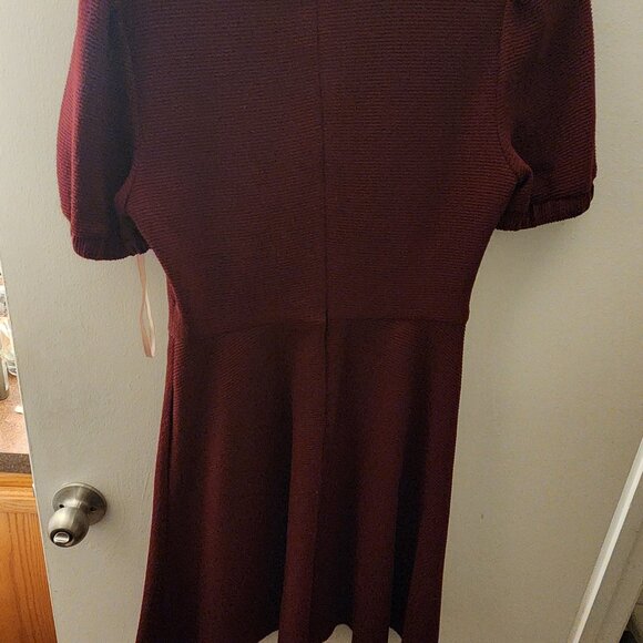 Gal Meets Glam Collection Kristen Burgundy dress - Picture 2 of 6